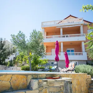 apartmani-cubela.splithotels.org/